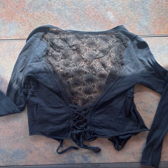 cropped guess sweater - Picture 9 of 9